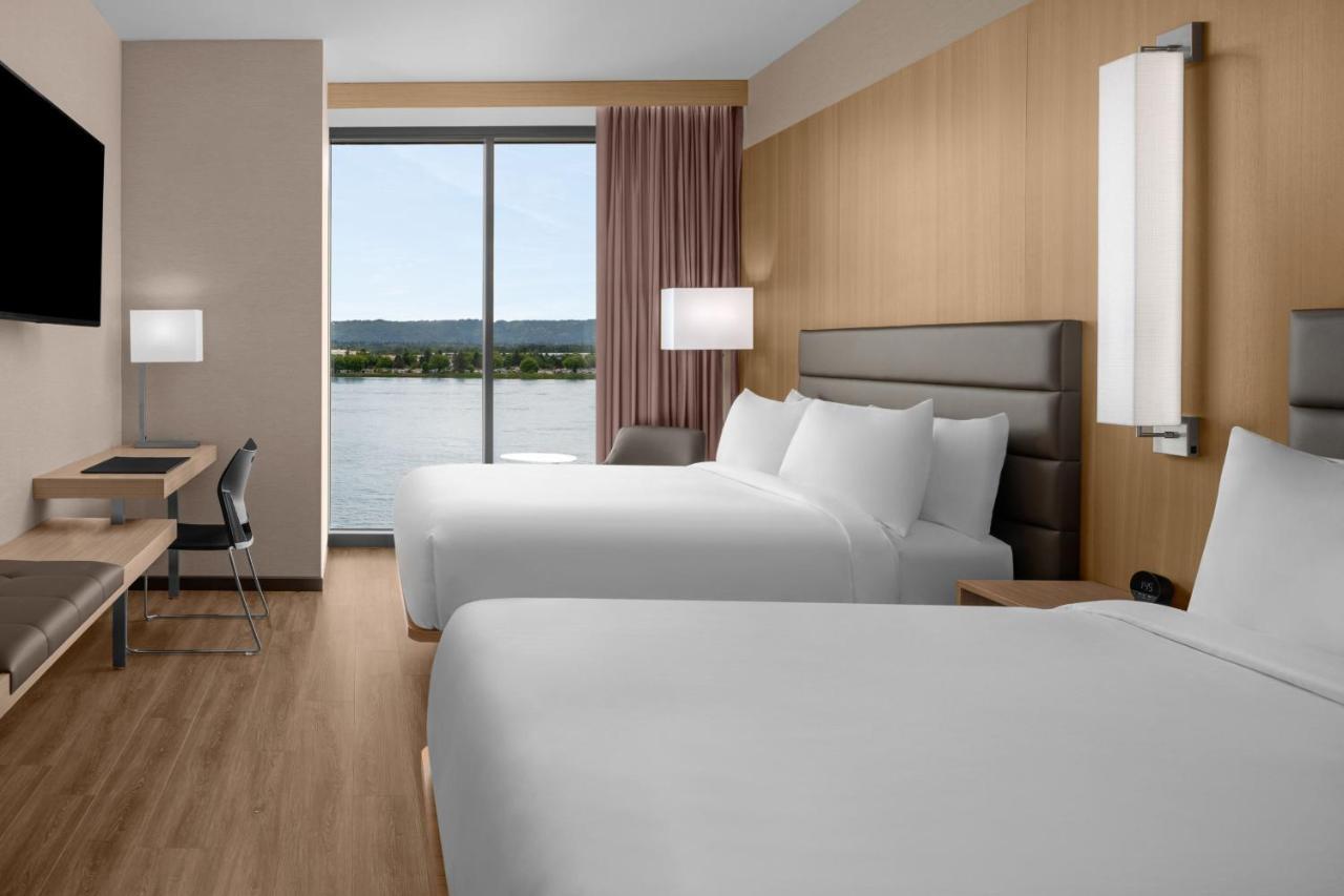Ac Hotel By Marriott Vancouver Waterfront Экстерьер фото
