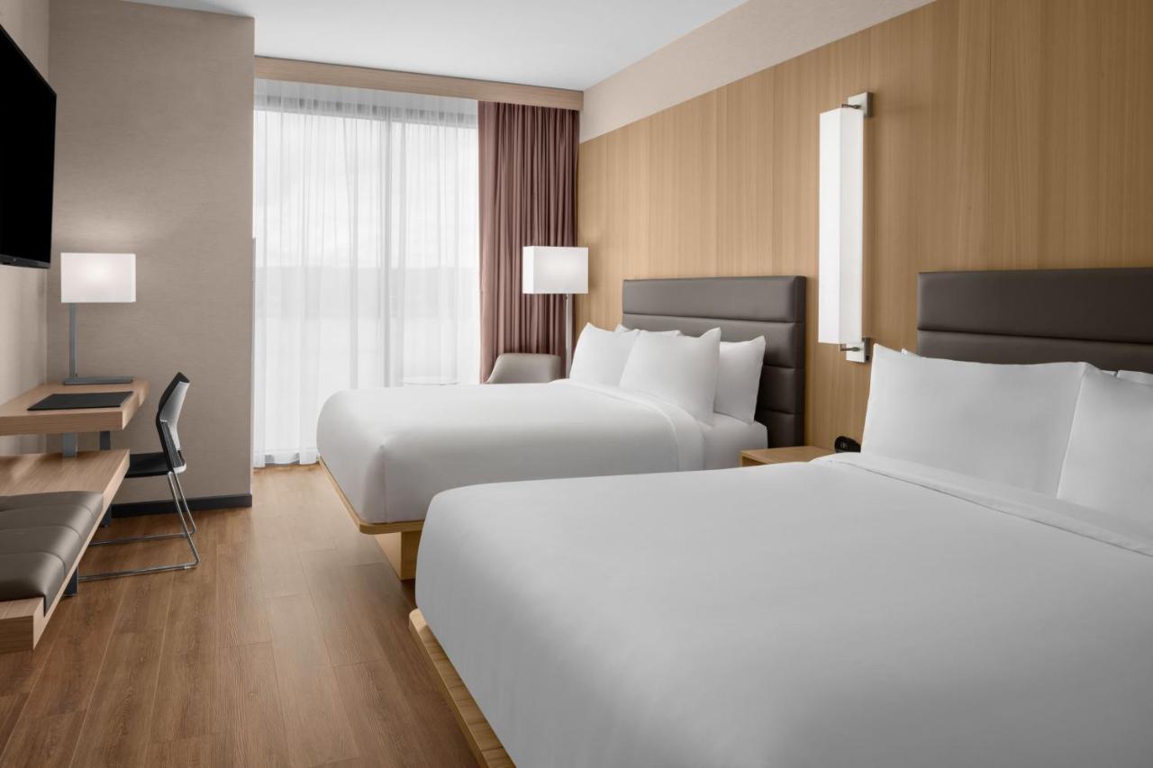 Ac Hotel By Marriott Vancouver Waterfront Экстерьер фото