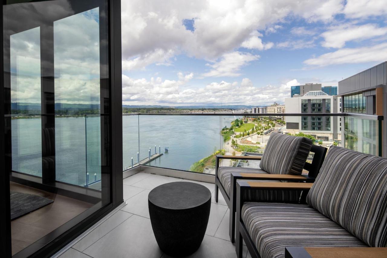 Ac Hotel By Marriott Vancouver Waterfront Экстерьер фото