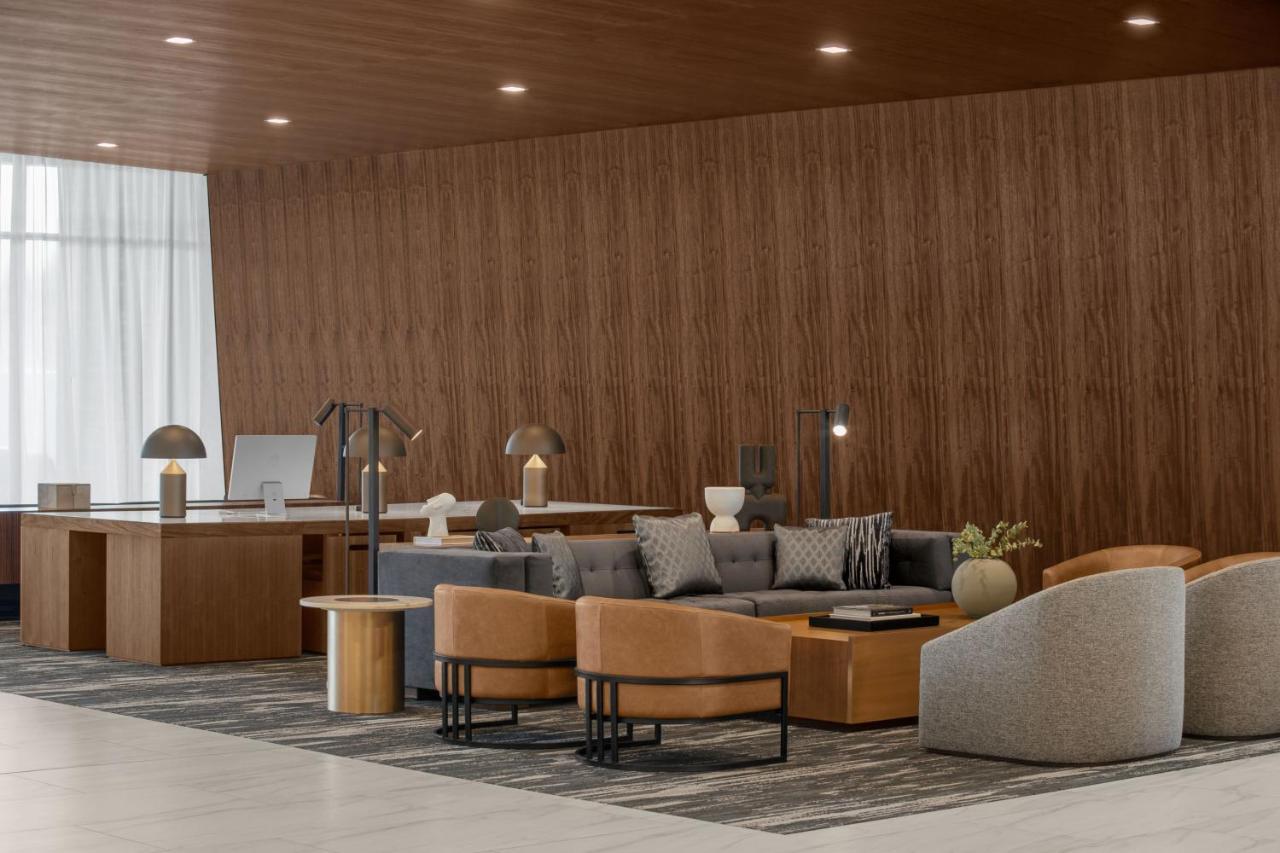 Ac Hotel By Marriott Vancouver Waterfront Экстерьер фото